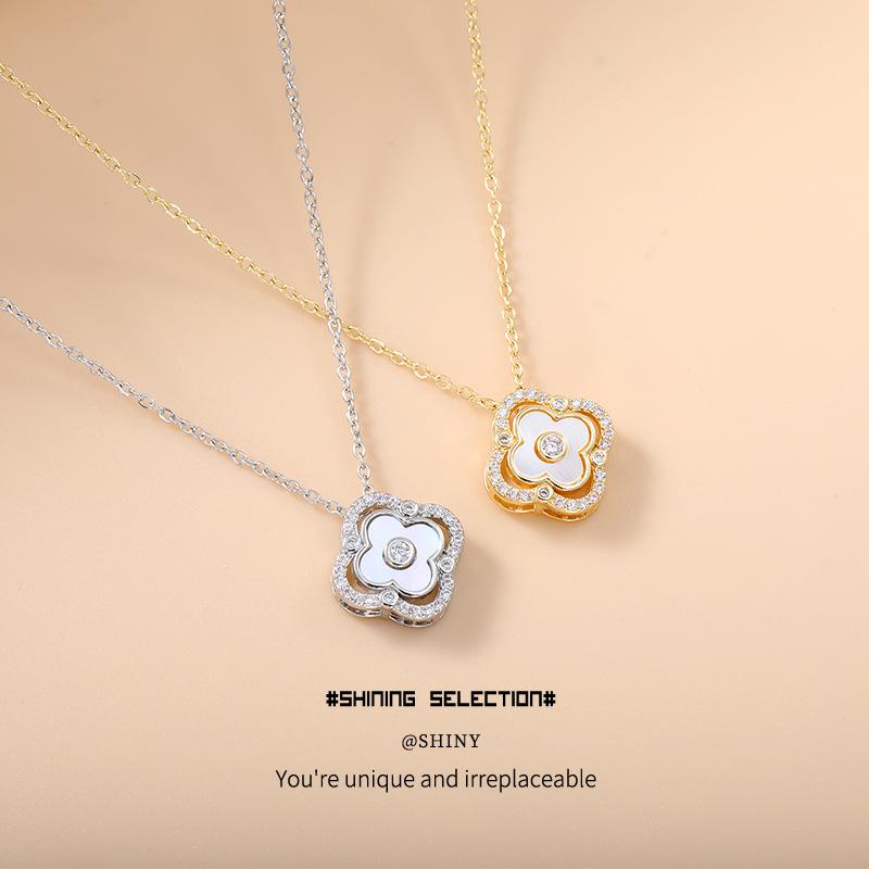 Elegantes Set aus Ohrsteckern und Halskette aus Kupferlegierung mit vierblättrigem Kleeblatt - Schlichtes, luxuriöses Damen-Schlüsselbeinketten-Design