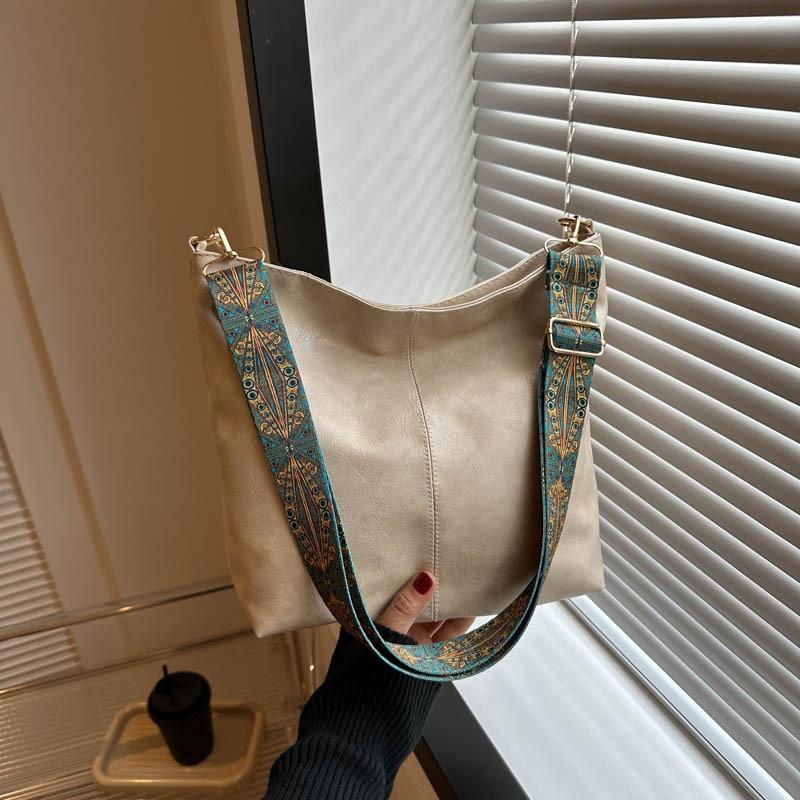Summer new fashion portable shoulder messenger bag large capacity bucket bag women's bag support mixed batch