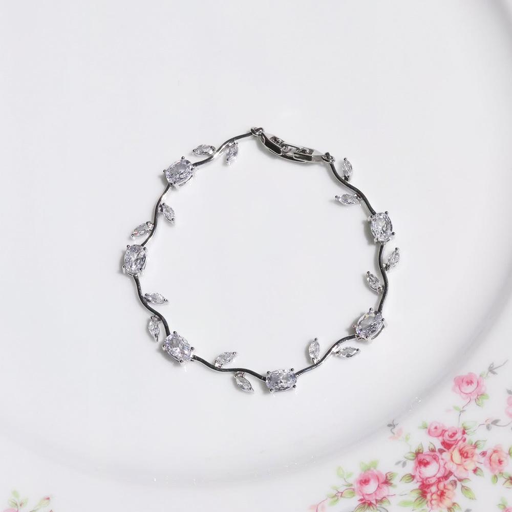 Braccialetto Rosa con Zirconia Cubica e Fiori di Vite, Braccialetto Metallico Dolce e Romantico per Donne Gioielli Regali per Matrimoni e Feste