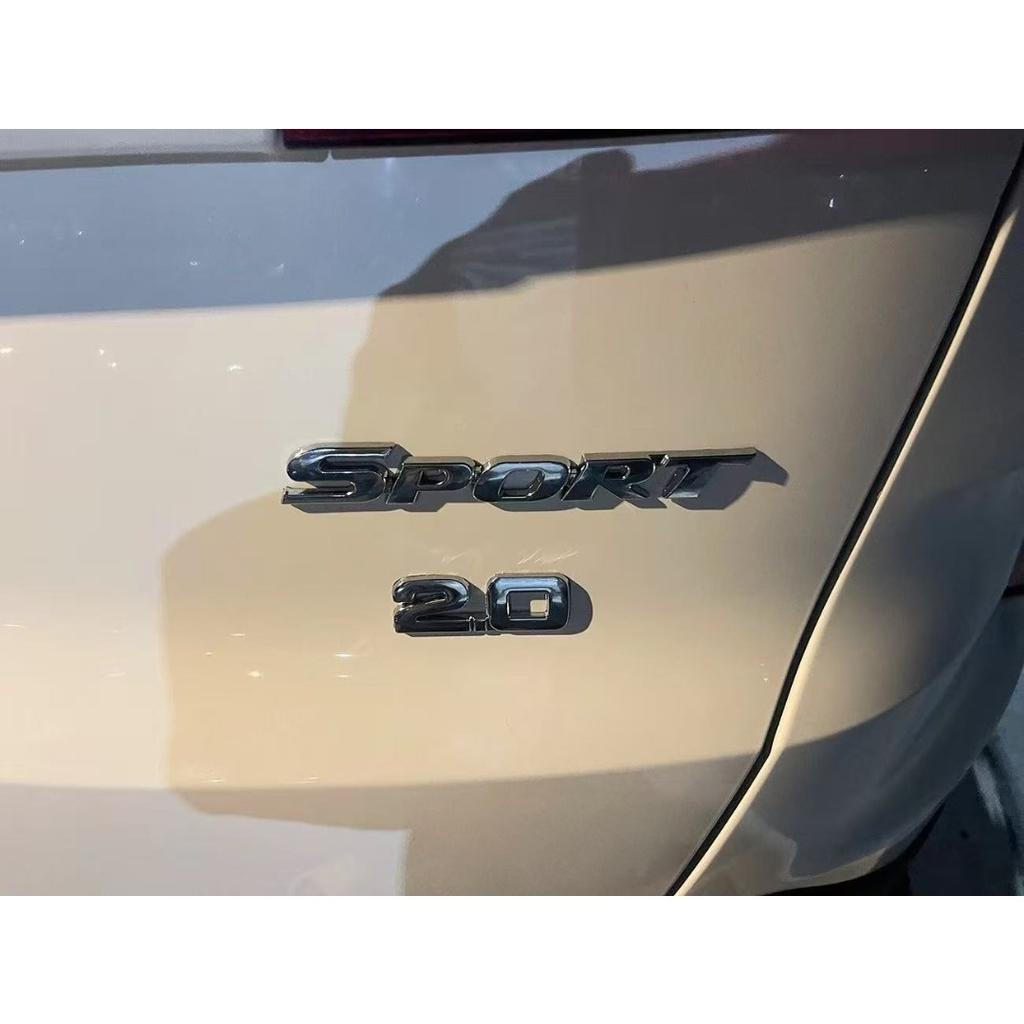 Emblema Cromato 3D "SPORT" - Adesivo Riflettente Metallico per Portiera Auto, Adatto per Styling e Decorazione del Veicolo, Emblema Sportivo per Auto|Emblema Moderno per Auto
