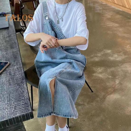 Rochie din denim cu bretele, largi, fără guler, fără spate, fără mâneci, buzunare laterale, tiv despicat, culoare uni, curea de umăr reglabilă, rochie midi pentru student