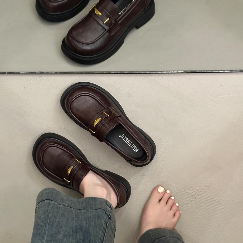 Platform loafers women's 2025 new autumn British style small leather shoes black commuting pedal with skirt single shoes