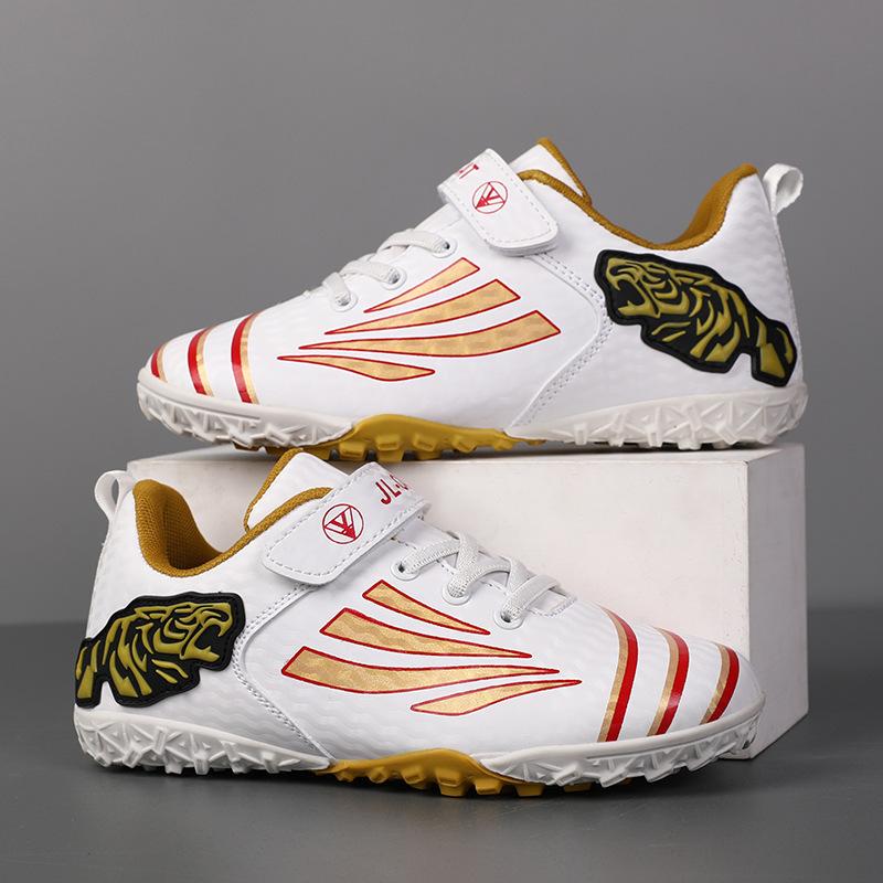 

2025 new Velcro football shoes boys teenagers students broken nails lawn training ground sports shoes 39