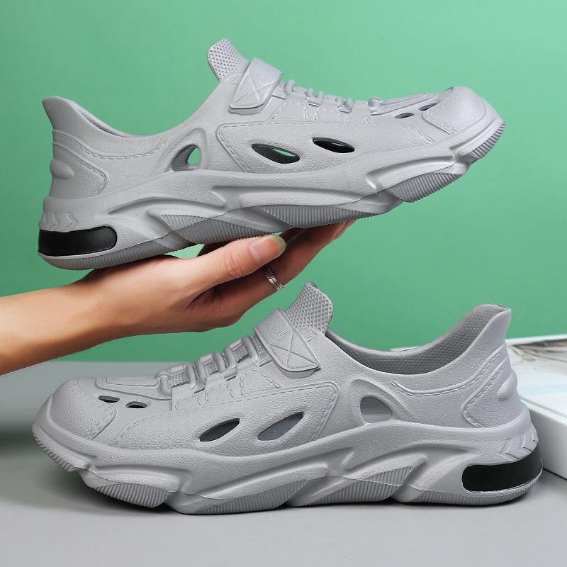 Hole shoes men's summer wear does not stink feet 2025 new wading sandals seaside beach shoes bag head shoes