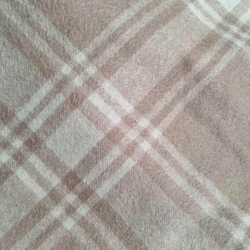 Used  New, Unused  100% Cashmere, Beige-toned Check Pattern, Stole