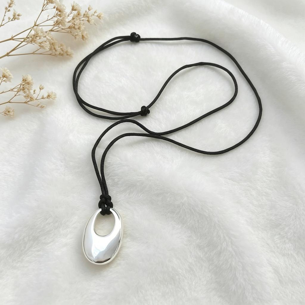 Black Rope Three-dimensional Long Necklace Women's Sweater Chain Accessories Light Luxury Simple Pendant
