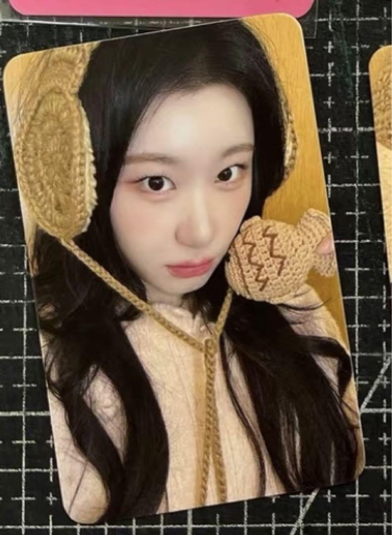 

[USED] itzy GOLD makestar limited trading card Chaeryeong