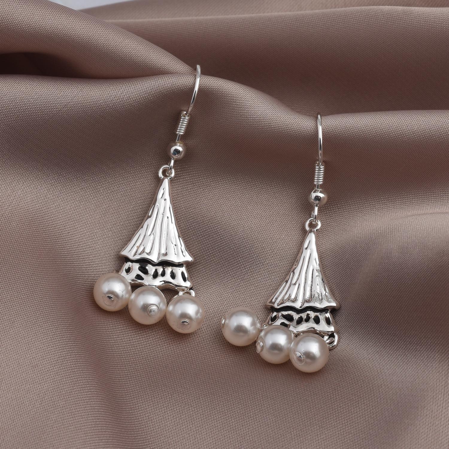

S925 Silver Needle Women s High-End Niche Stud Earrings - Elegant & Trendy