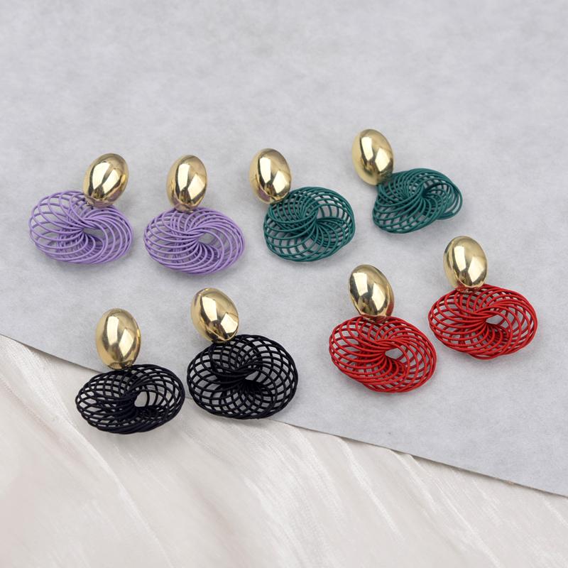 Retro Twist Weaving Hollow Mesh Dangle Earrings for Women Golden Metal Beans Shape Drop Earrings Geometry Round Color Jewelry