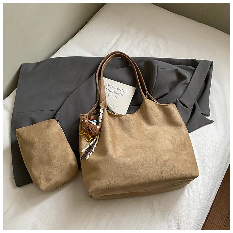 Fashion Suede Tote Bag Women's 2025 New Retro Daily Shoulder Bag Large Capacity Casual Commuter Underarm Bag