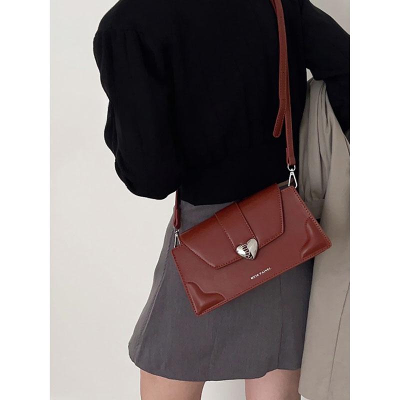 Autumn And Winter Vintage Red New Bag Lady Heart Design Fashion Single Shoulder Crossbody Bags Casual Underarm Small Square Pack