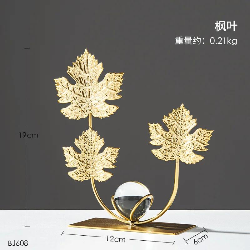 Golden Ginkgo Leaf Crafts Crystal Ball Ornaments Light Luxury Living Room Home Decor Metal Handicrafts Decoration Metal Crafts