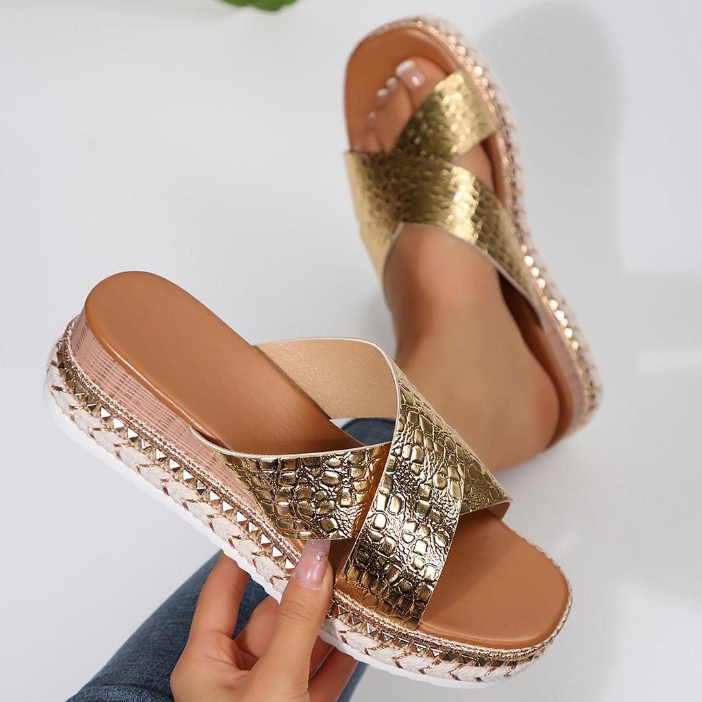 Foreign trade large size thick-bottomed cool slippers women's outer wear 2025 new summer round head hollow casual fashion wedge slippers