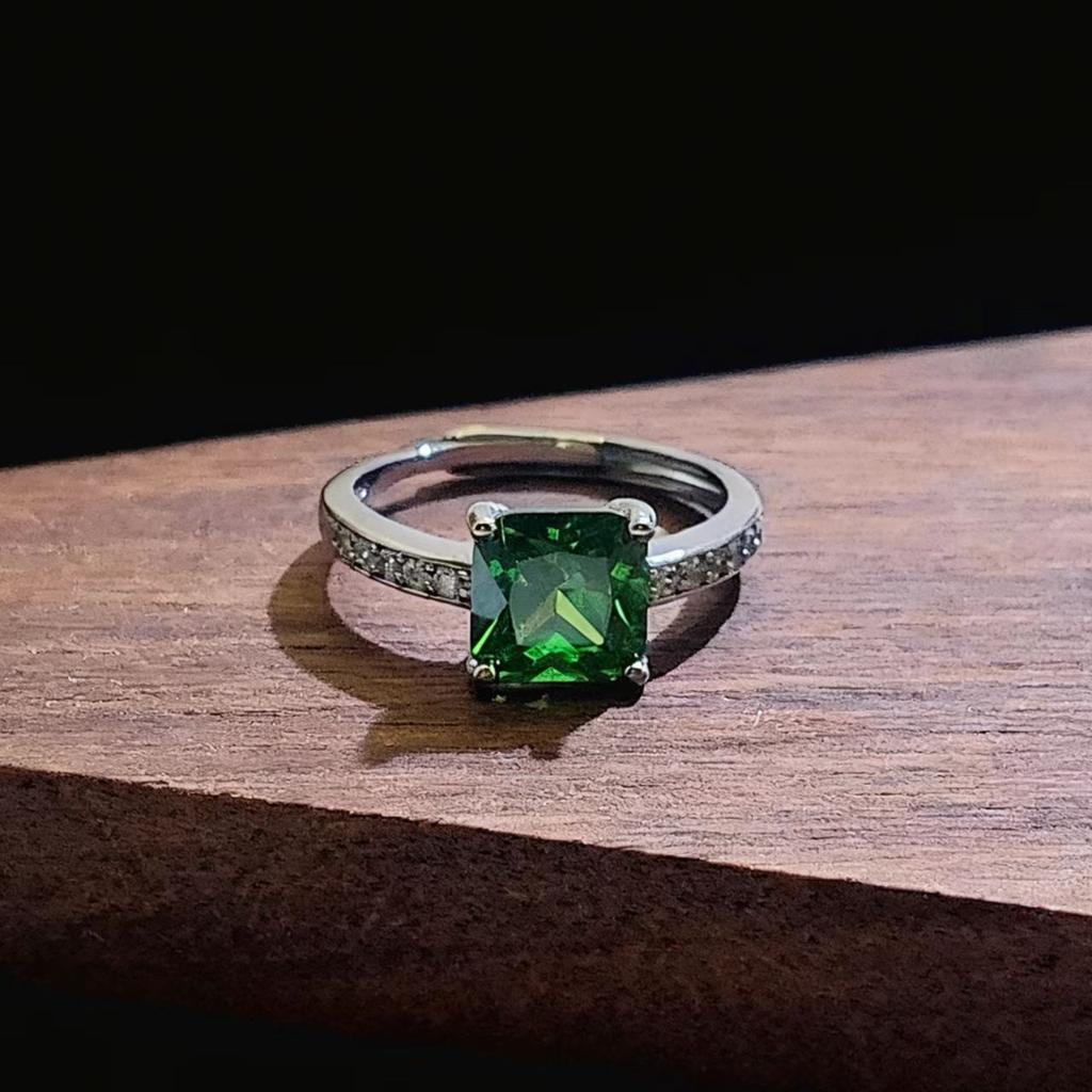 Jewelry Cultivated Sapphire Square Ring Square Four-Claw High Carbon Diamond Emerald Ring