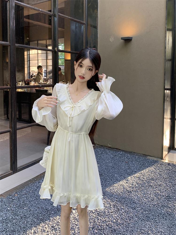 Gentle wind V-neck lace-up long-sleeved dress women's summer new French temperament thin fungus edge little white skirt