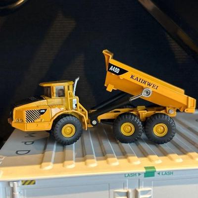 Ingegneria Dumper articolato Dumper A40D Simulazione Squisiti veicoli pressofusi e giocattolo 1:87 regali di modellini di auto in lega per bambini