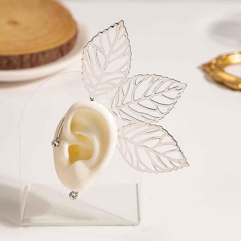 

Винтажный цветок Y2K кафф для уха без пирсинга с жемчужным акцентом