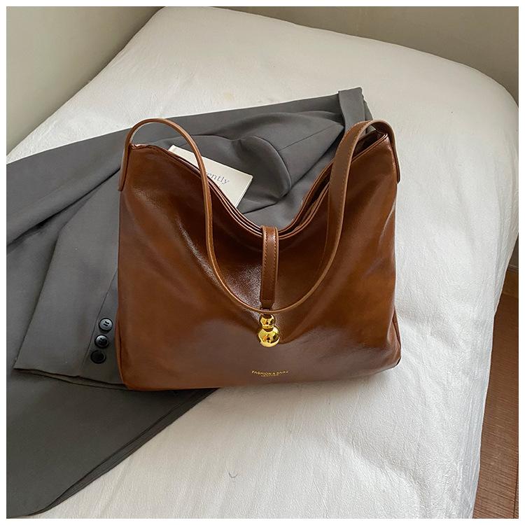 

2025 new retro large-capacity bag women s simple shoulder underarm bag Korean version commuter tote bag коричневий