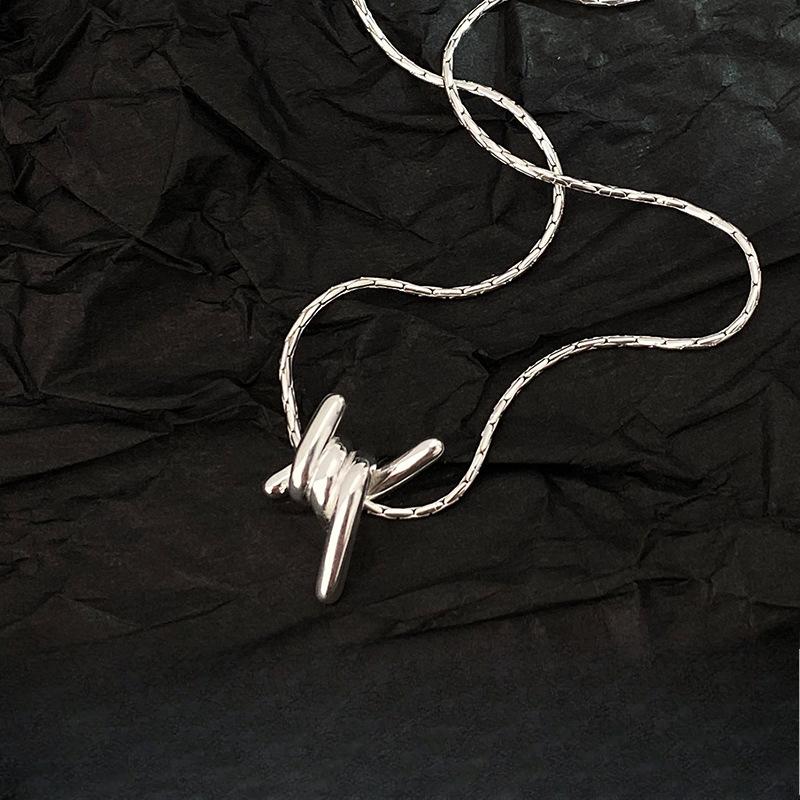 Wrapped Knot Necklace Knot Clavicle Chain Personality Frigid Style Simple Knot Necklace New Style