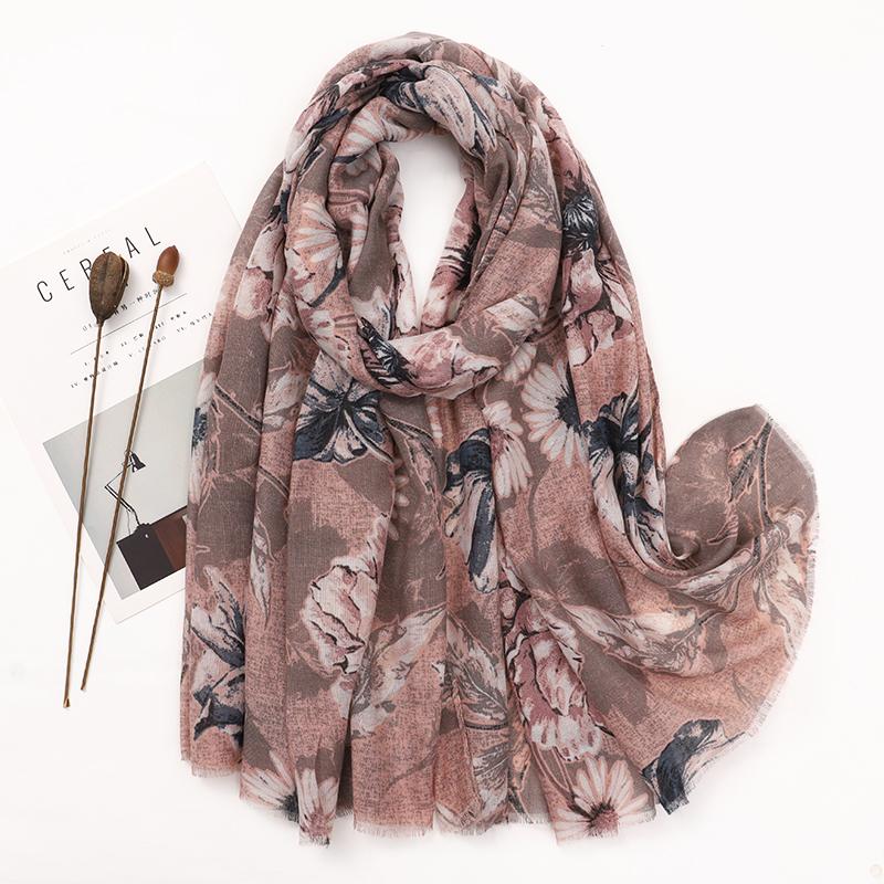 Fashion Printing Flower Tassel Shawl Cotton Viscose Scarf Women Beach Sunscreen Shawl Muslim Hijab Wrap Headscarf