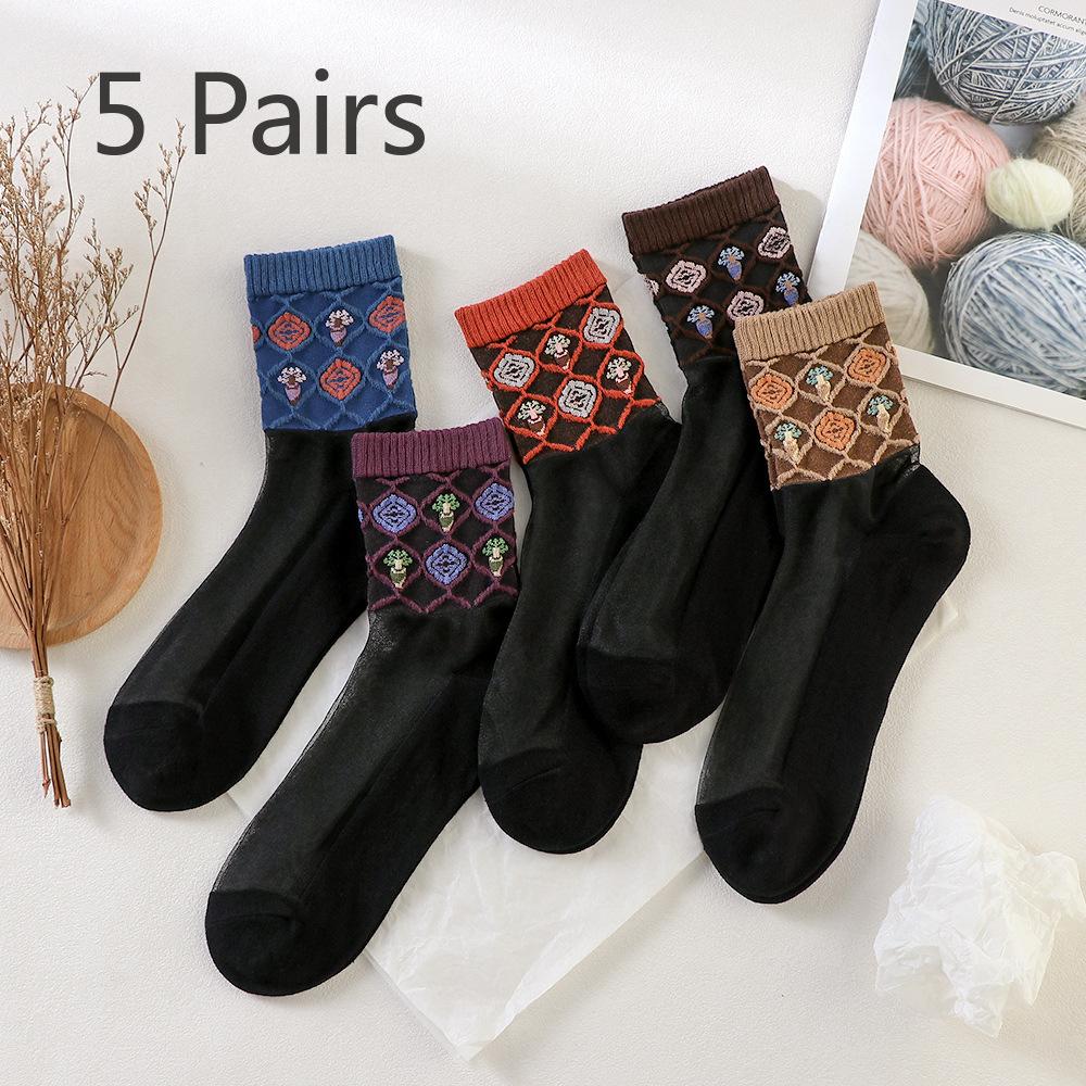 5 Pairs of Ultra-thin Socks with Cotton Soles and Silk Surfaces. The Cuffs Are Loose in Winter To Prevent Fraying. Cartoon Design.