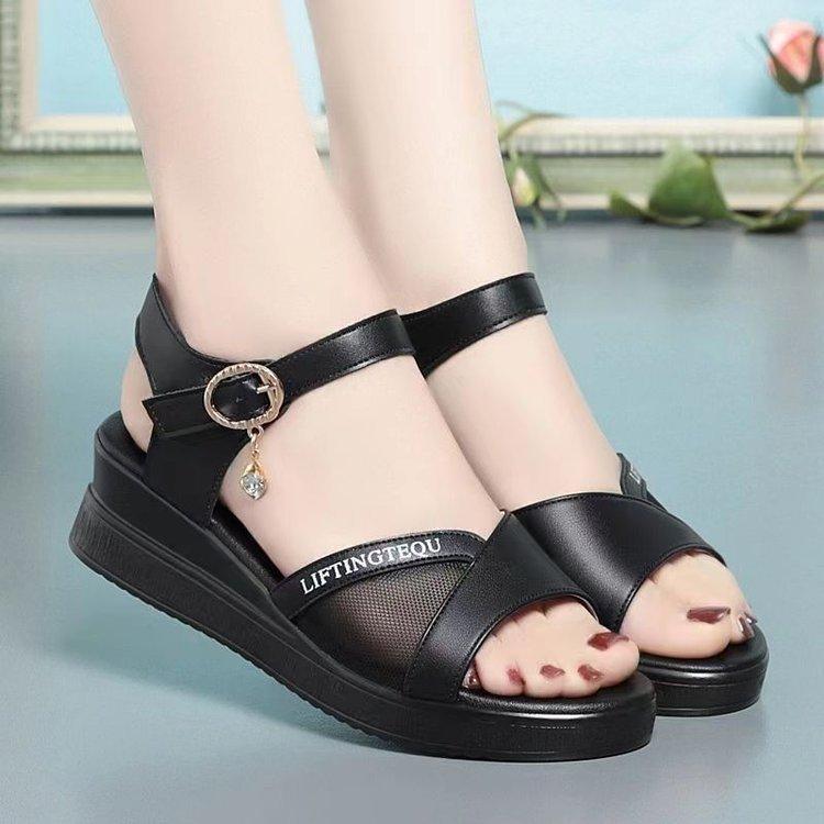 Breathable and Refreshing, a Must-have for Fashion New Favorites, One-word Buckle with Open Toe Rubber One-word Buckle with Middle Heel (3-