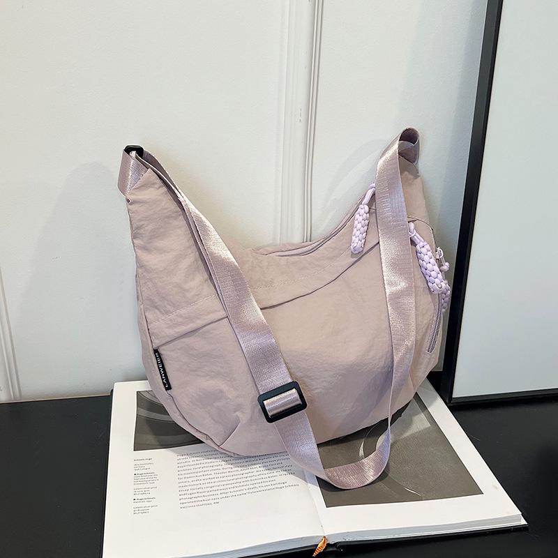 Lightweight Nylon Crossbody Bag: Trendy Large-Capacity Dumpling Design for Women