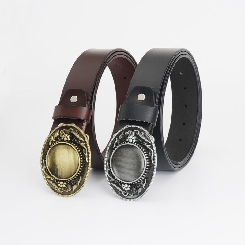 Cinto de Couro de Vaca com Pequeno Padrão de Placa Leve Cinto de Designer Calças Casuais Masculinas com Decorações Góticas