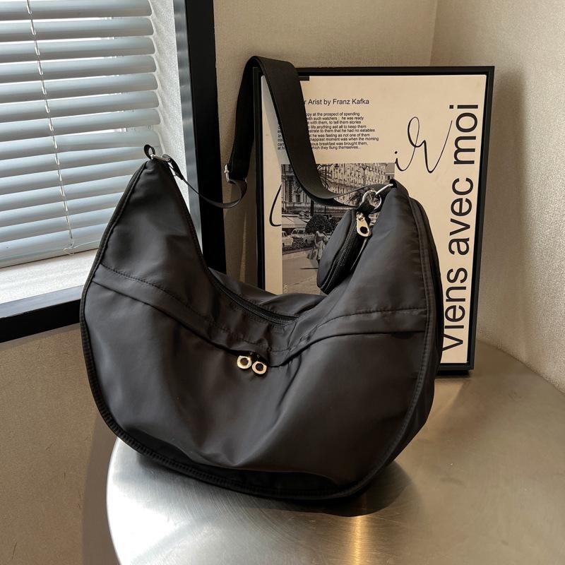 

Literature and art youth shoulder bag new fashion trend female college students class messenger bag large capacity portable dumpling bag one size fits all чёрный