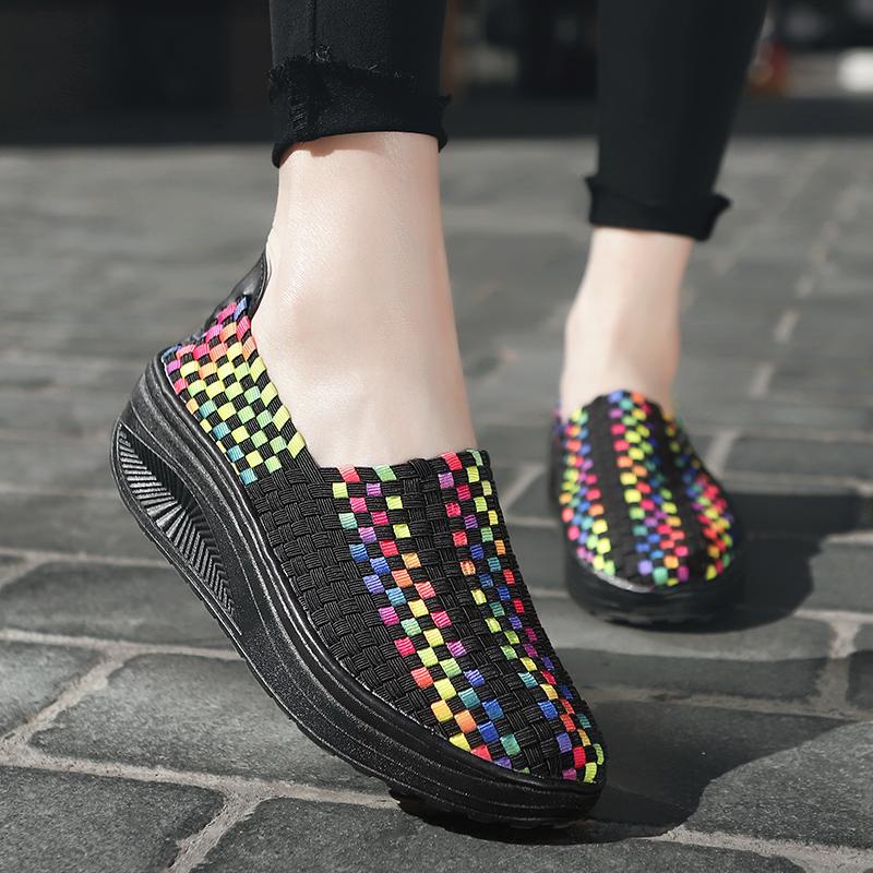 Sommerhöhe zunehmende Zopf-Strand-faule Schuhe Frauen-beiläufige Webart-weiche Beleg-auf Plattform-Loafer mit dicker Sohle