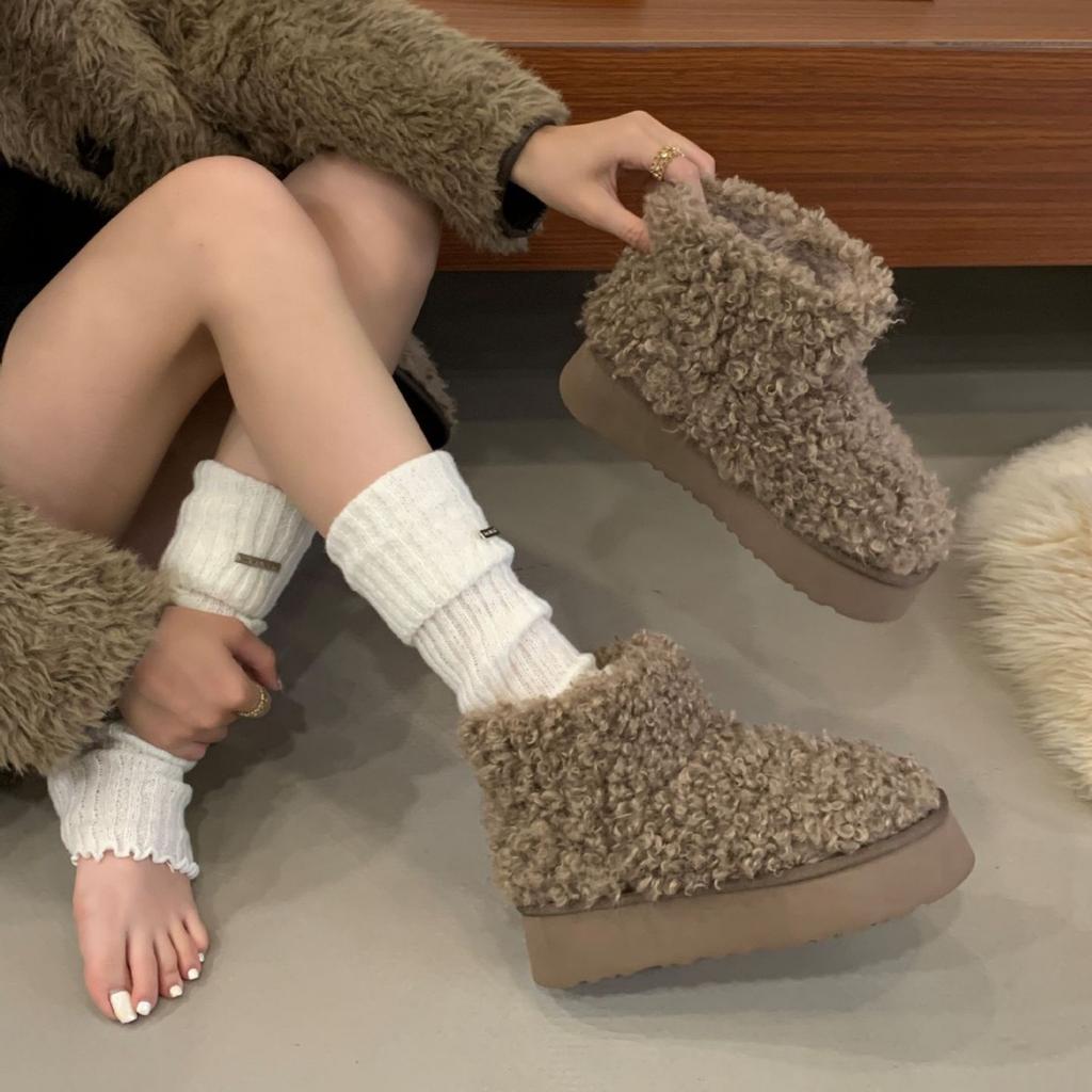 Lamb wool snow boots women's 2025 winter velvet thick-soled warm cotton boots new northeast cold-proof wool cotton shoes