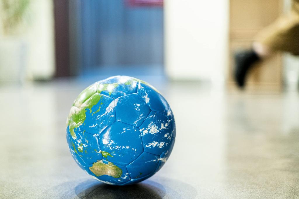 Hobonichi Earth Ball, Size 5, Approximately 22 Cm