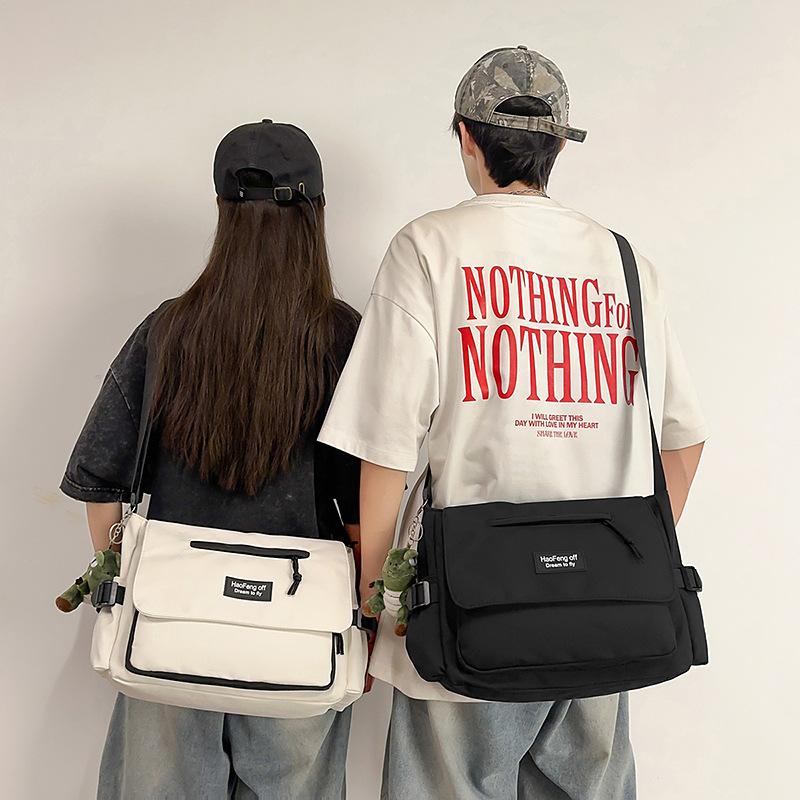 Wind Tooling Large-capacity Messenger Bag Men's and Female Students' Class Bag Can Put Books, Casual Shoulder Bag