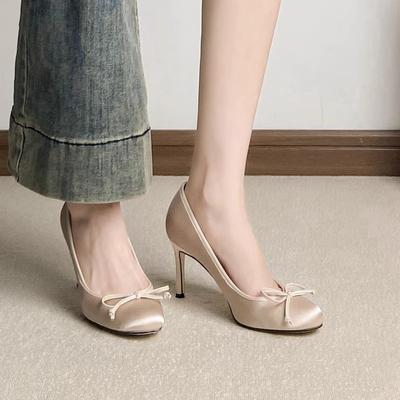 Französische kleine duftende Mary Jane Schuhe, exquisite leichte Mund runde Kopf Schleife Stilettoabsätze mit Rock 2025