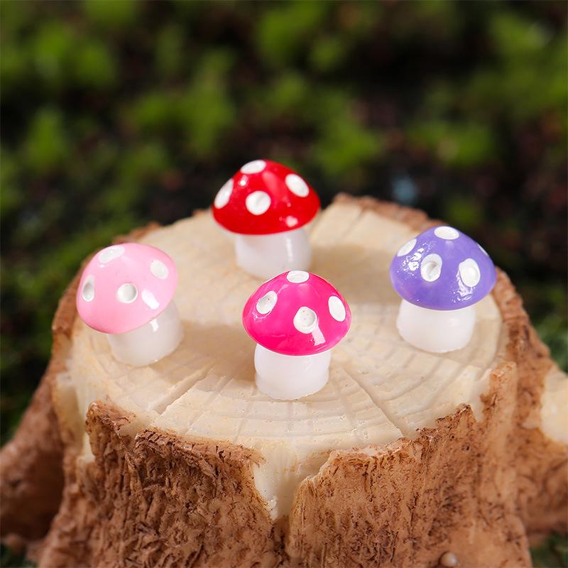Resin Miniature 6-Color Mushroom Ornaments for DIY Jewelry and Micro Landscapes