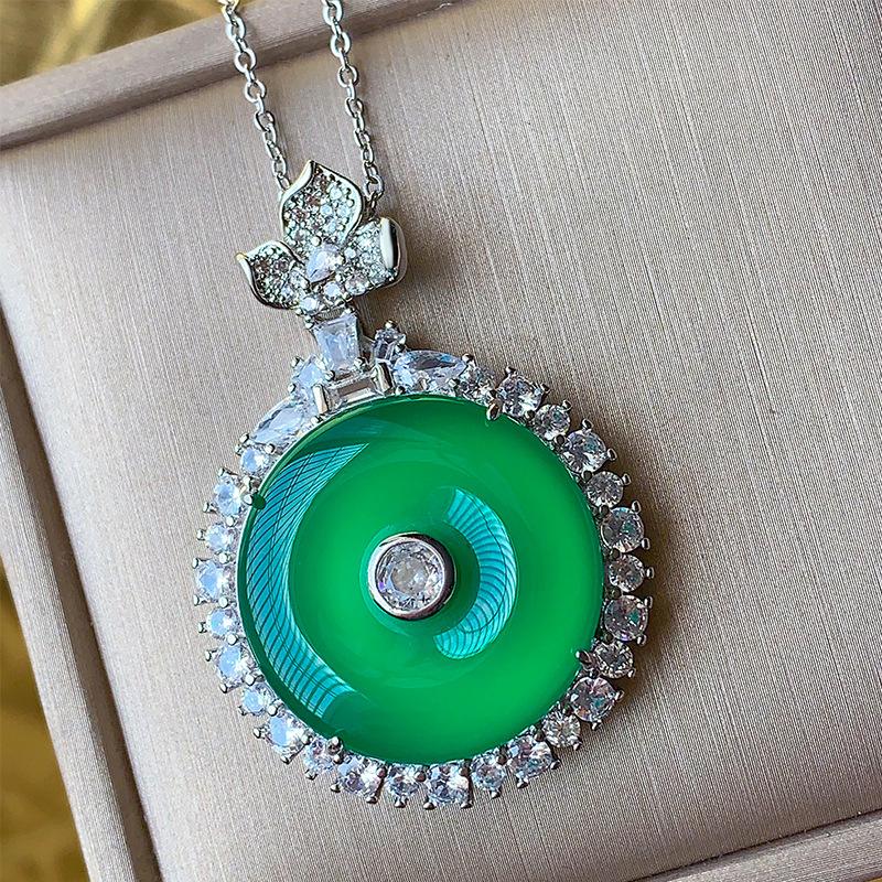 

Украшение Подвеска Пряжка Безопасности Халцедон Ожерелье Универсальный Подарок на День Рождения Основной Камень 25 * 25