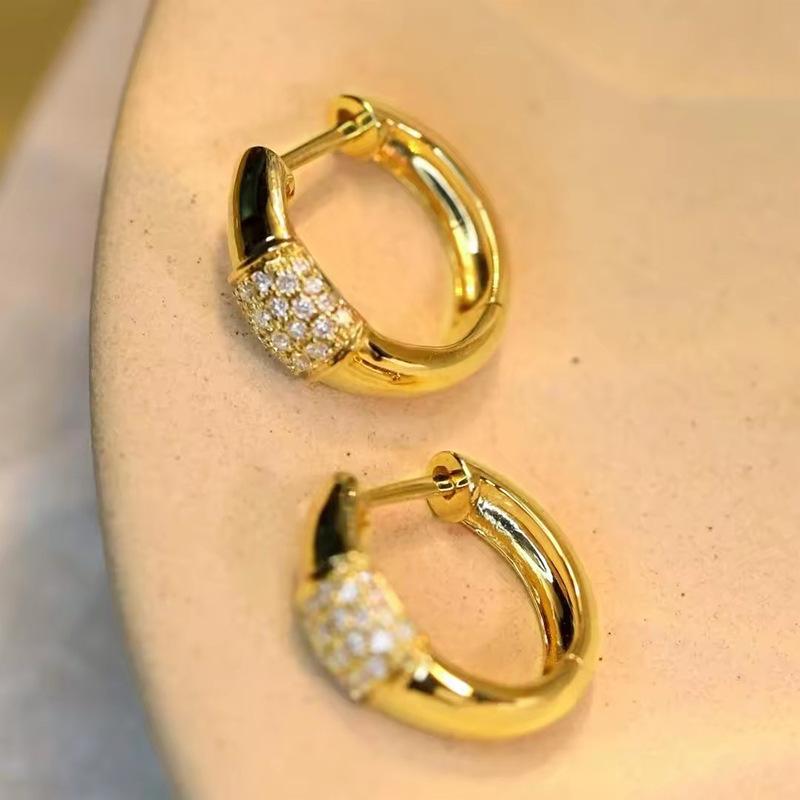 Earrings for women, exquisite and small lady jewelry, French fashion