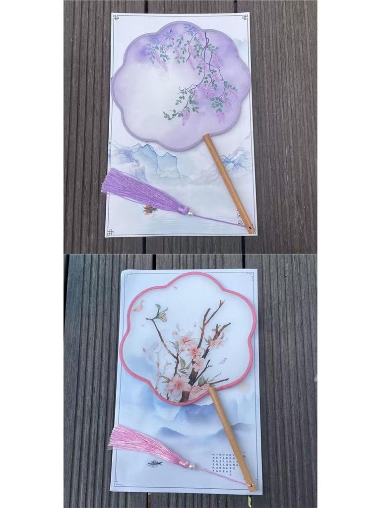 Children's Retro Style Round Hand Fan - Classical Chinese Design for Hanfu, Cheongsam, Catwalk, and Dance Performance