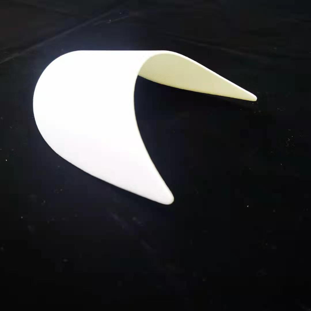 

Козырек бейсбольной кепки из пенополиэтилена черного и белого цвета в форме банта, 17,4x6,9 см, 2,0 мм 17.4*6.9cm*2.0mm Curved Panel белый