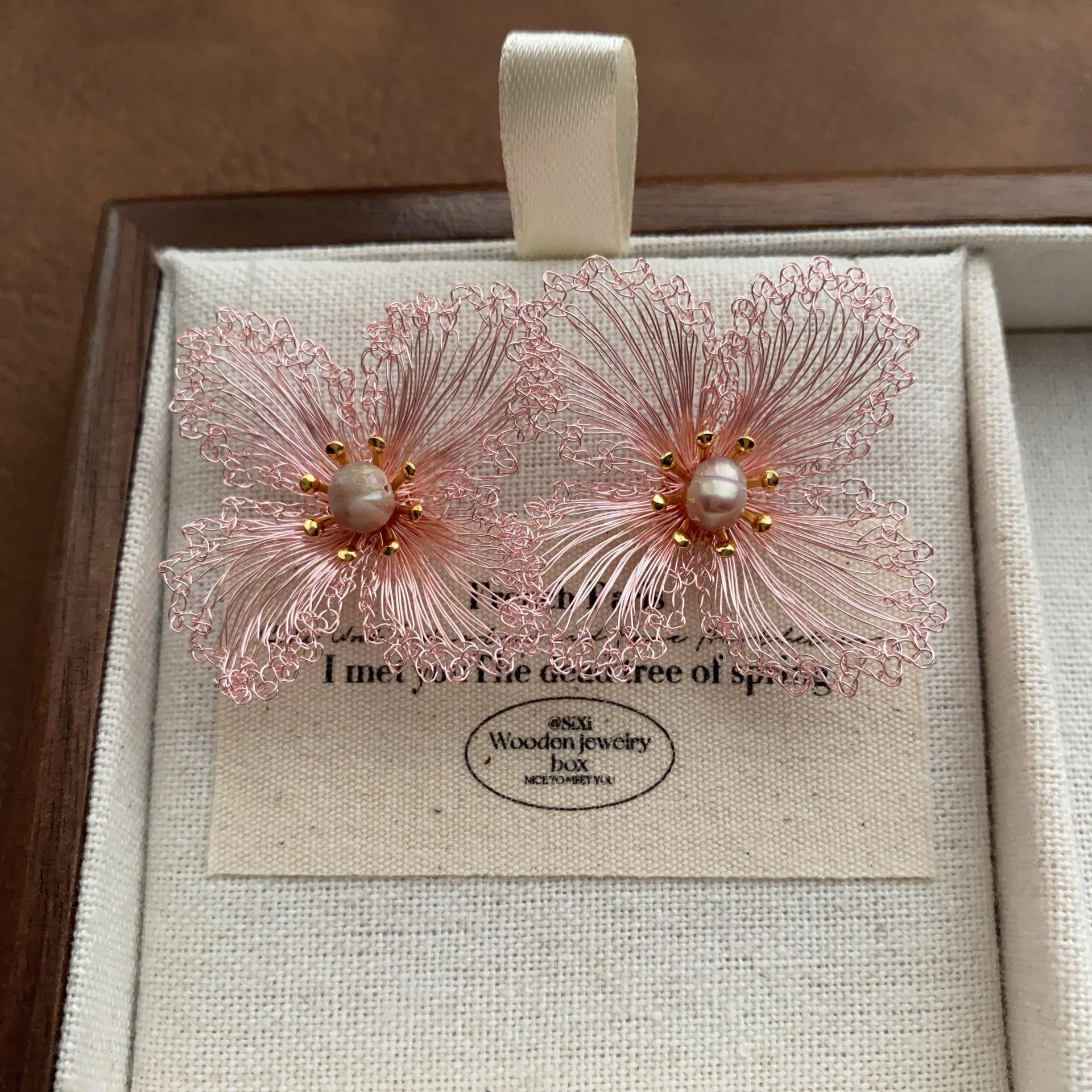 

Super fairy sweet romantic handmade flower stud earrings temperament elegant French fluffy design exquisite earrings fairy earrings