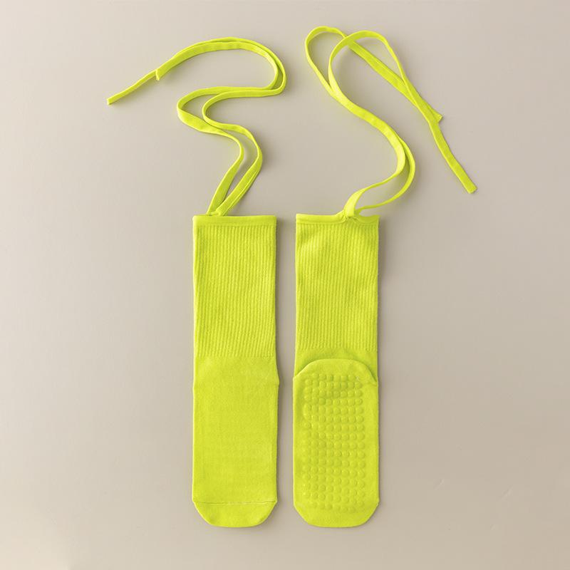 

Anti-Slip Cross-Strap Yoga and Dance Socks: Perfect with Yoga Wear for a Sporty Dopamine Girl Look One Size трава зеленый