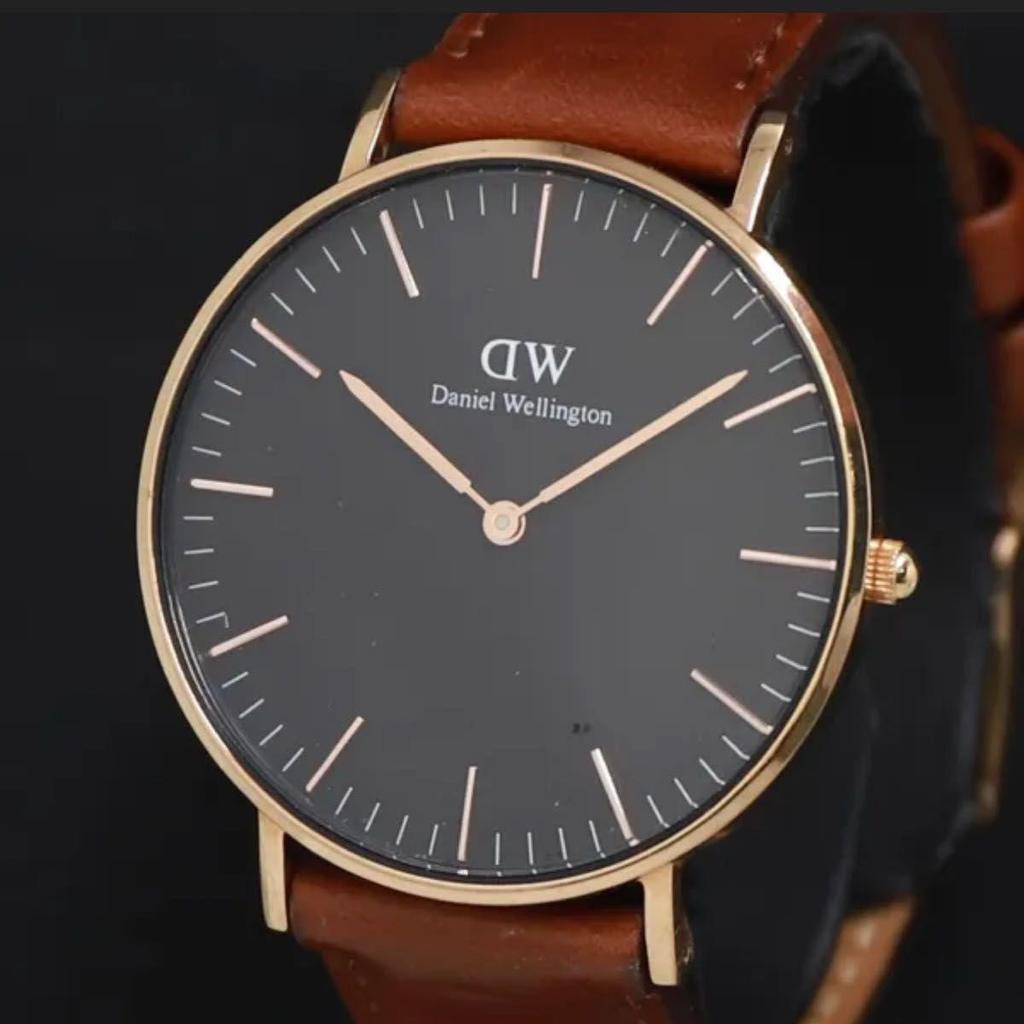 Used Watch Leather Black Brown Daniel Wellington Black Dial