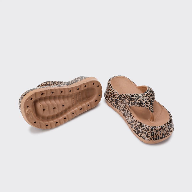 Женские шлепанцы для уличной одежды летом. Новый стиль с застежкой на носок на толстой — фото 10