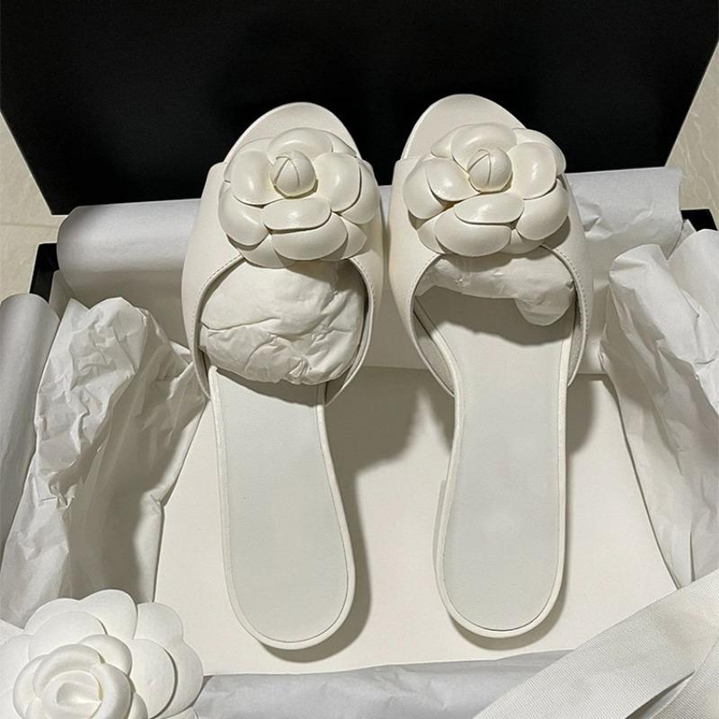 Fashion Sweet Camellia Simple Outdoor Slippers Women's Summer Elegant Style White Flower Outwear Low Heel Beach Creek Slippers Size 40