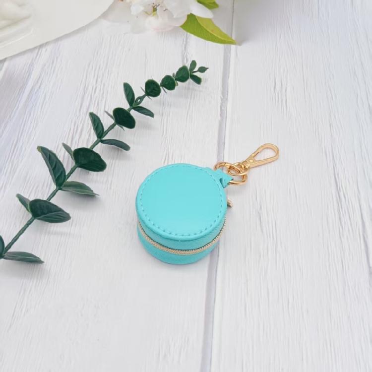 Convenient Keychain Jewelry Holder PU Leather Ring Case for Secure Storage of Accessories In a Compact Travel Size