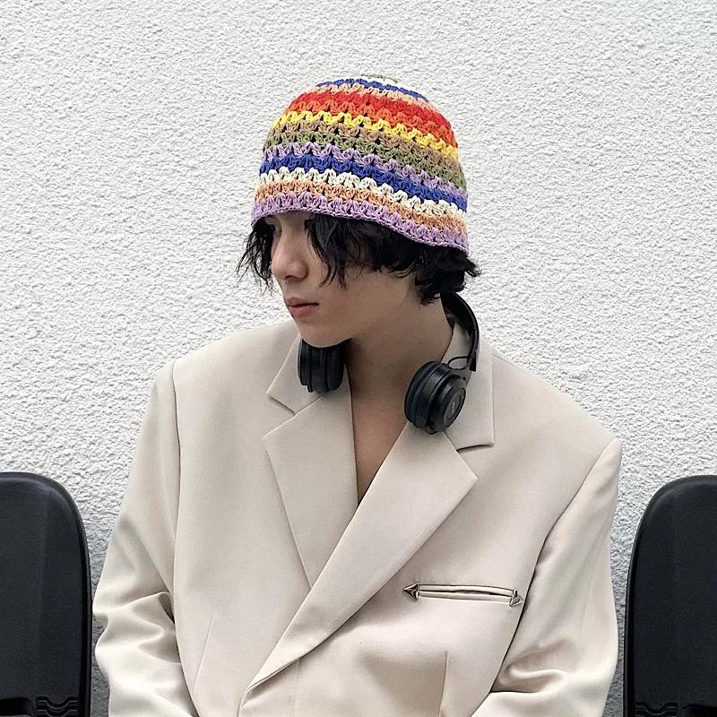 Cappello da pescatore all'uncinetto intrecciato color arcobaleno fatto a mano, cappello a secchiello retrò giapponese famoso su internet in stile coreano, cappello di paglia per coppia