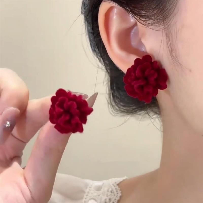 Red Retro Flocking Flower Stud Earrings Women's Fashion High-end Temperament Earrings New Exquisite Fashion Versatile Earrings