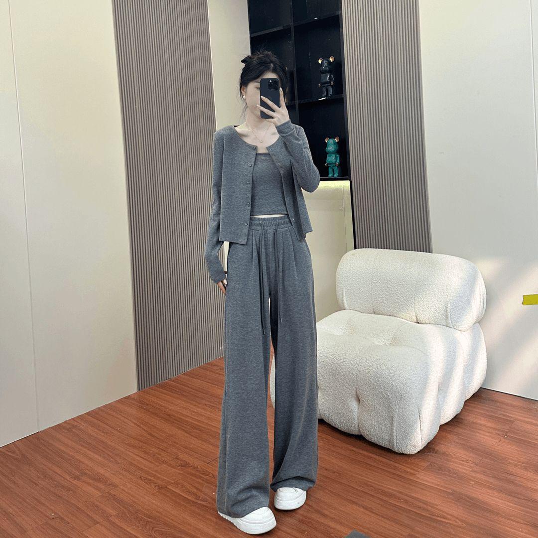 

2026 Women s Spring & Autumn Sports Suit: Casual Three-Piece Set with Wide-Leg Pants & Cardigan Jacket XXXL (135-150 jin)