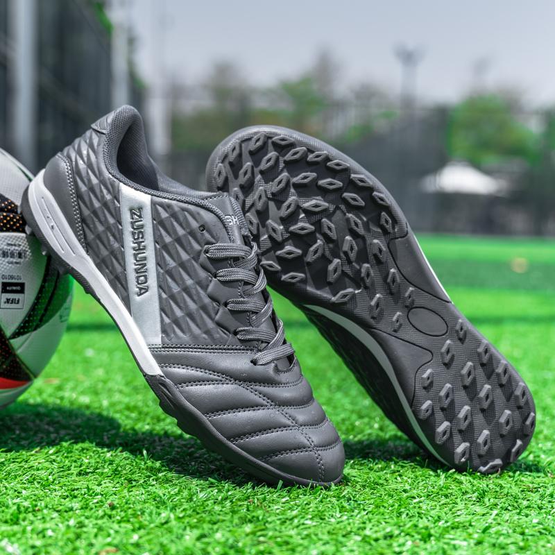 New Men Football Shoes Professional Fast Soccer Shoes Indoor Cleats Football Field Boots Society Cleats Ultralight Sneaker Match