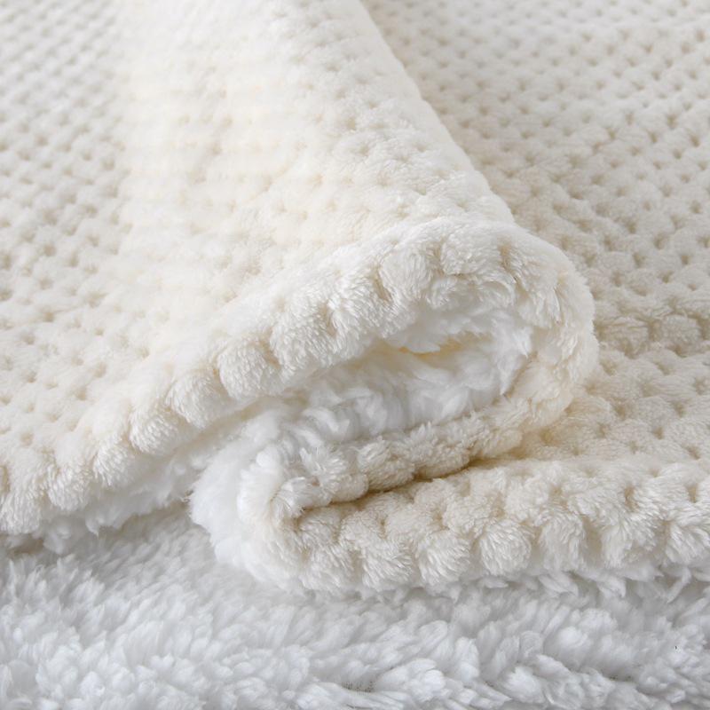 Double-Layer Thickened Pineapple and Coral Fleece Blanket - Lamb Fleece Cover, Perfect Gift